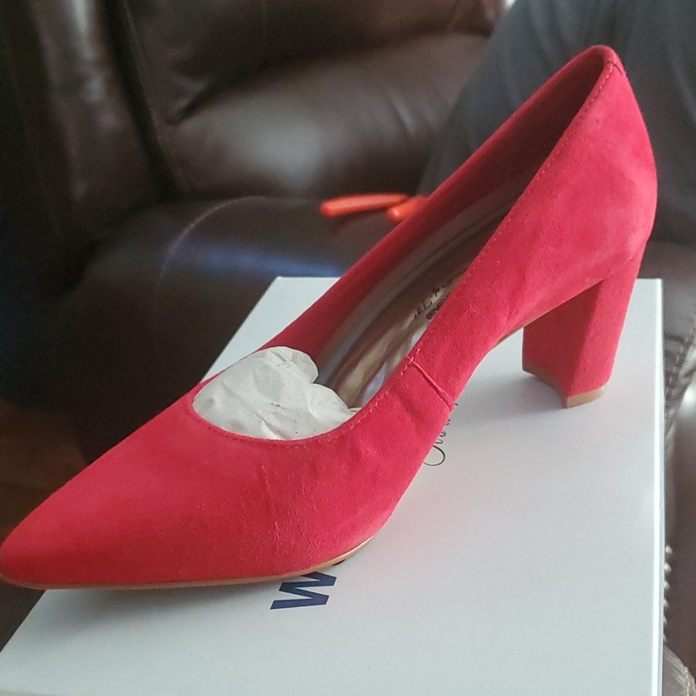 Walking Cradles Samantha red suede pumps size 7.5W